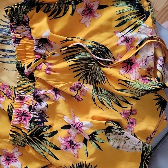 2 piece short set - Picture 2 of 2